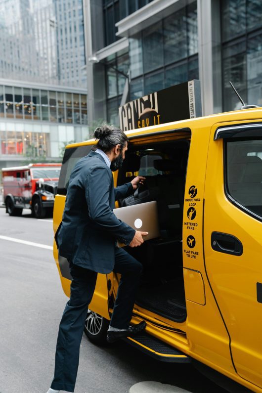 pexels-lara-jameson-9623782 Srinagar Taxi Service